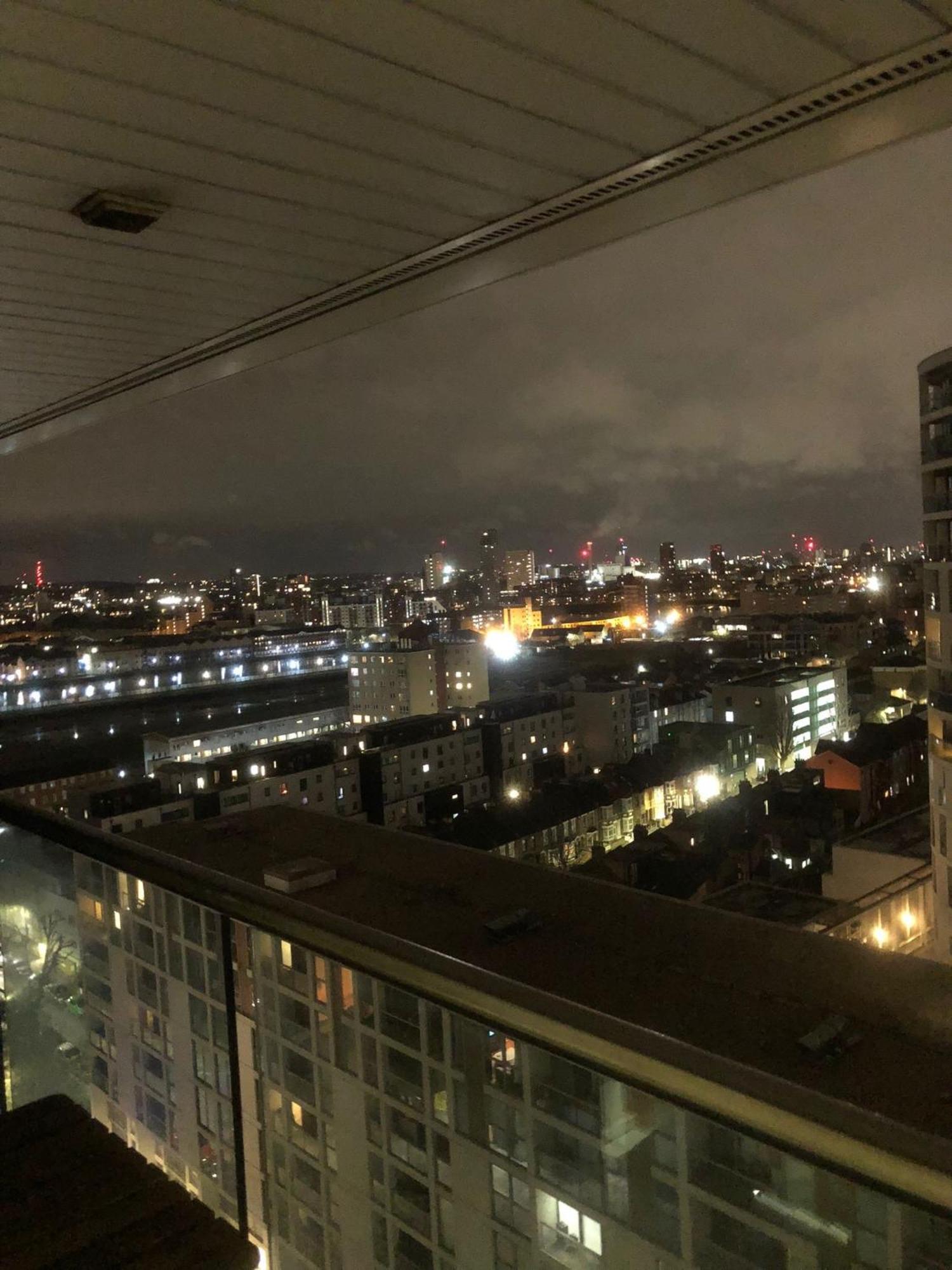Modern 2Bed 2Bath Apartment Canary Wharf - Upto 5 Person Londra Esterno foto