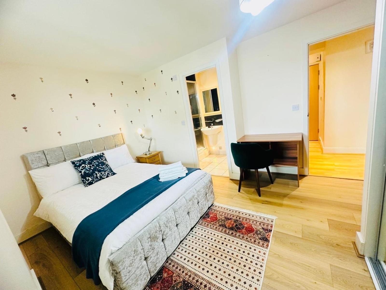 Modern 2Bed 2Bath Apartment Canary Wharf - Upto 5 Person Londra Esterno foto