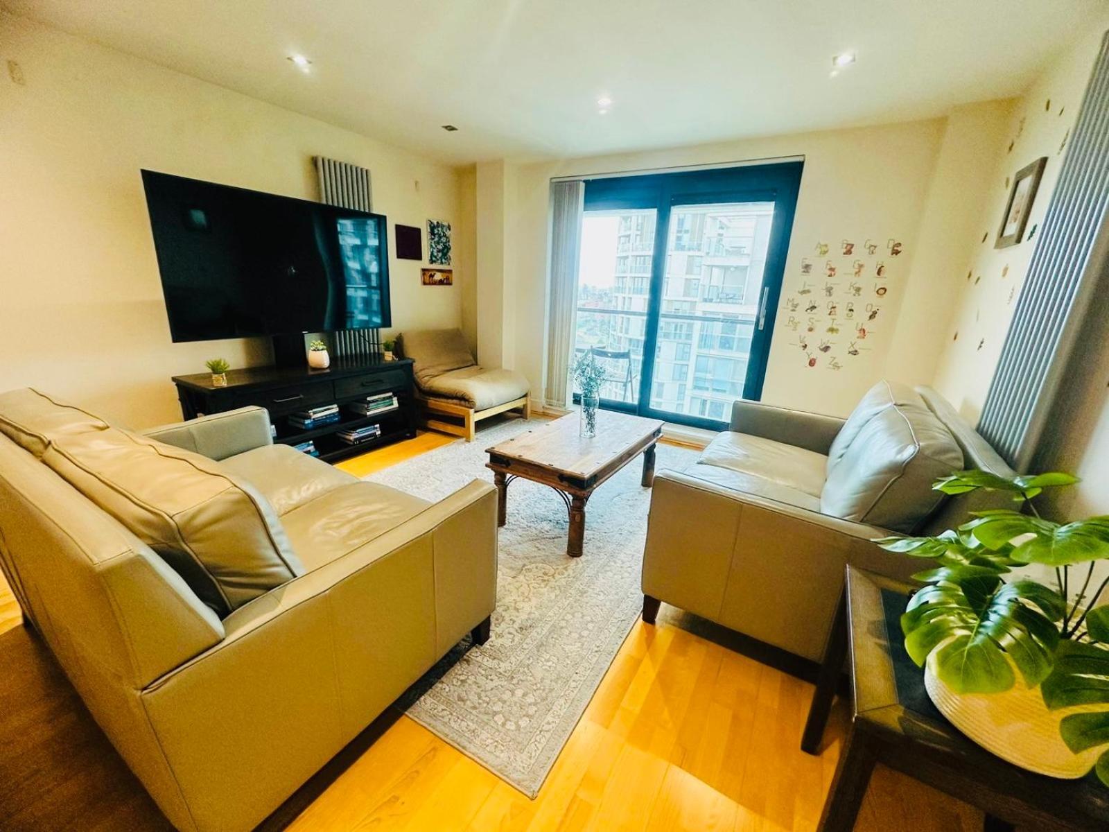 Modern 2Bed 2Bath Apartment Canary Wharf - Upto 5 Person Londra Esterno foto