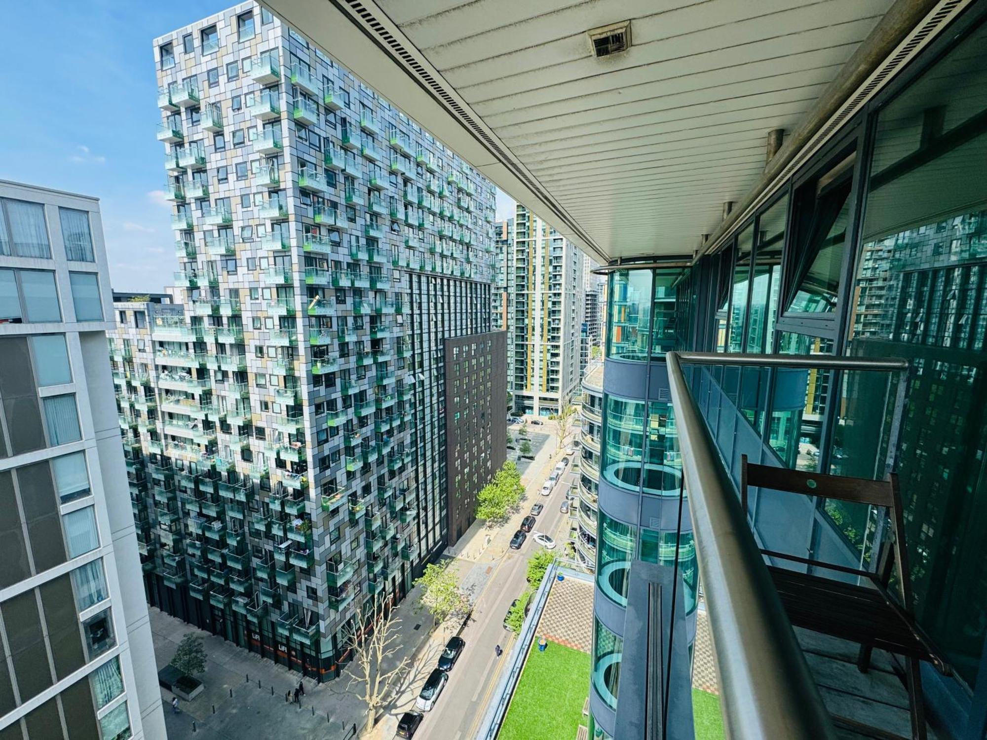 Modern 2Bed 2Bath Apartment Canary Wharf - Upto 5 Person Londra Esterno foto