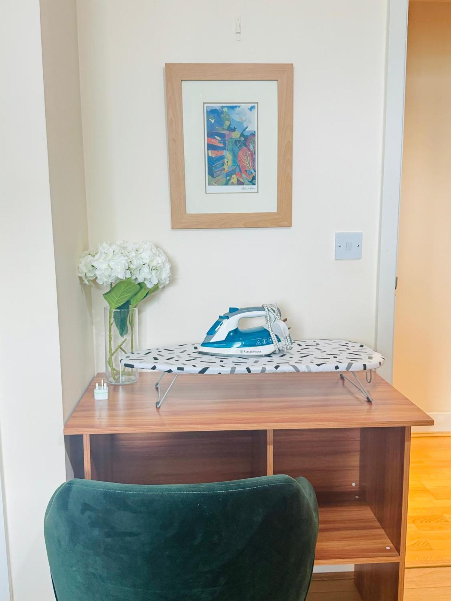 Modern 2Bed 2Bath Apartment Canary Wharf - Upto 5 Person Londra Esterno foto