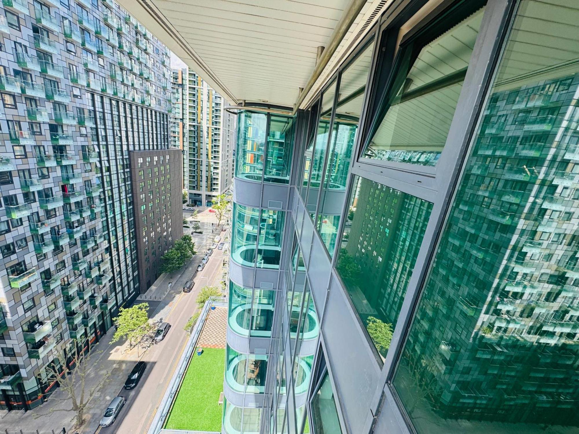 Modern 2Bed 2Bath Apartment Canary Wharf - Upto 5 Person Londra Esterno foto